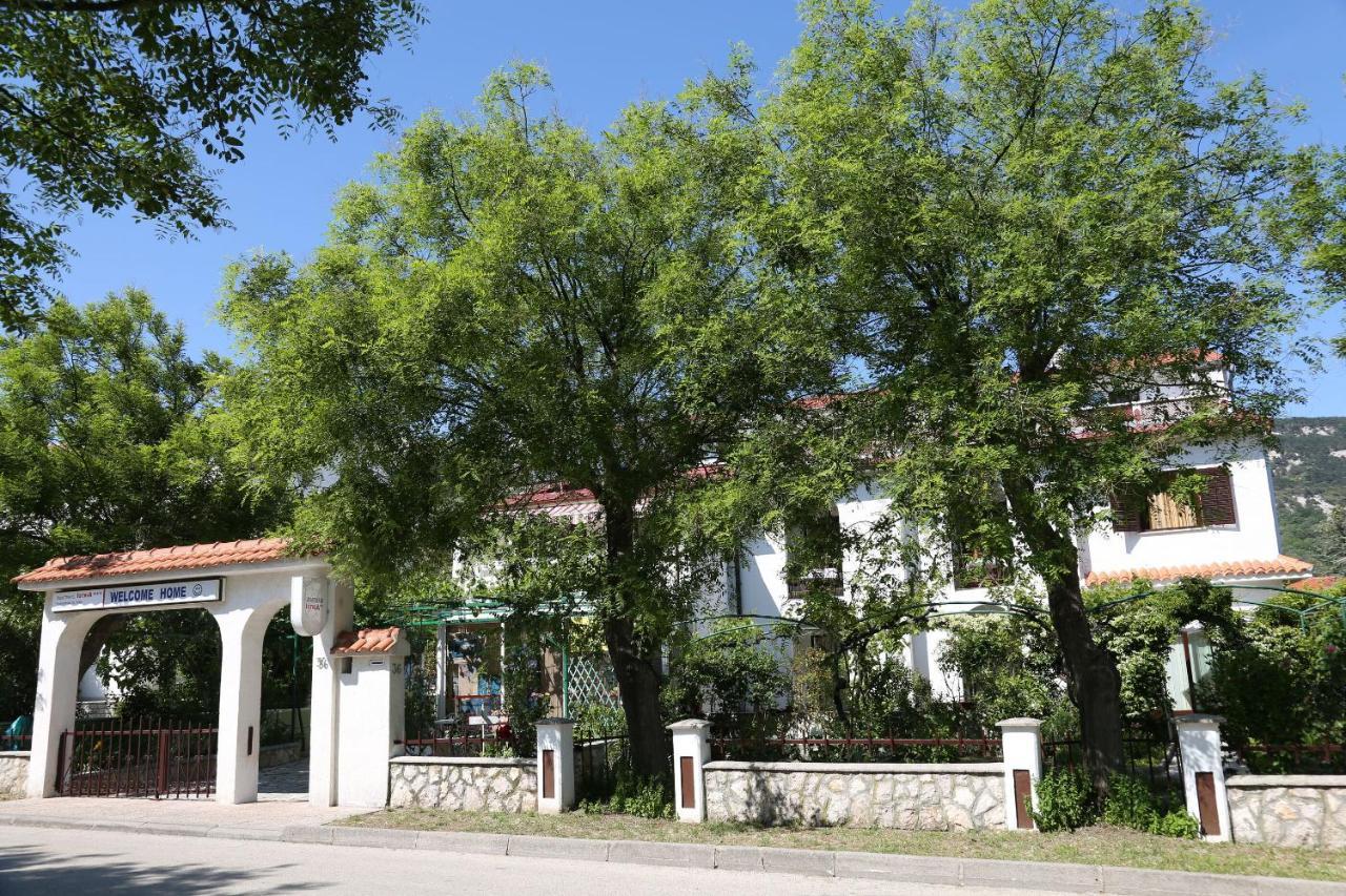 Apartments Fam Tomasic Baška Eksteriør bilde