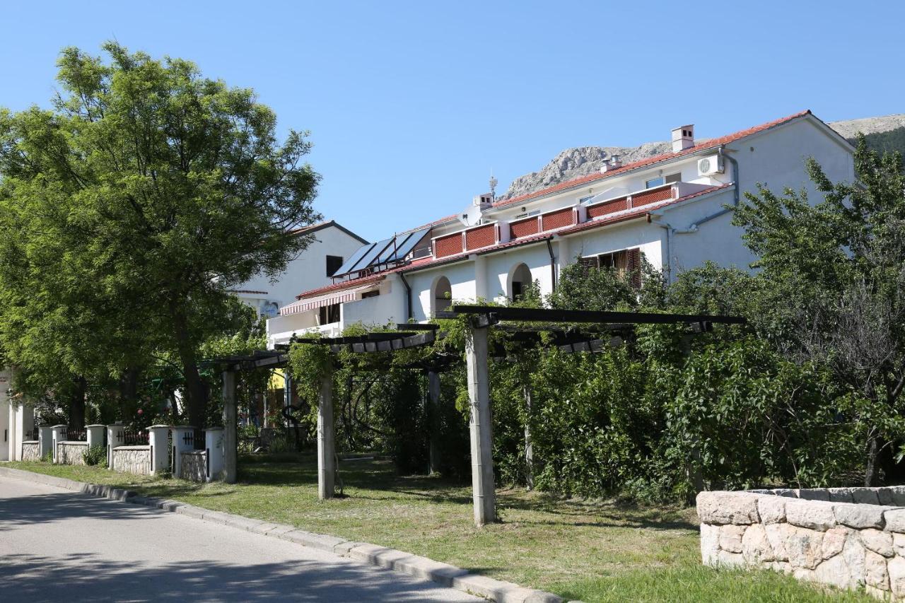 Apartments Fam Tomasic Baška Eksteriør bilde