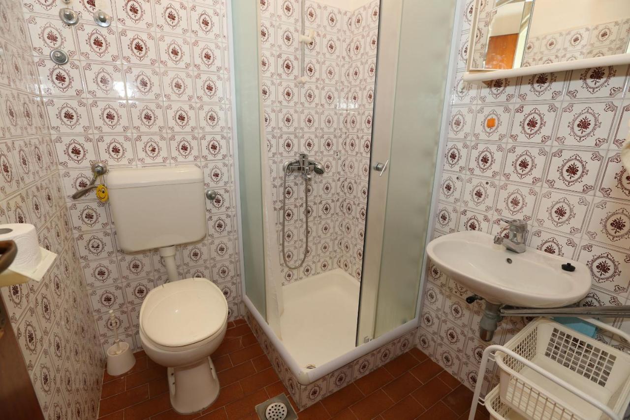 Apartments Fam Tomasic Baška Eksteriør bilde
