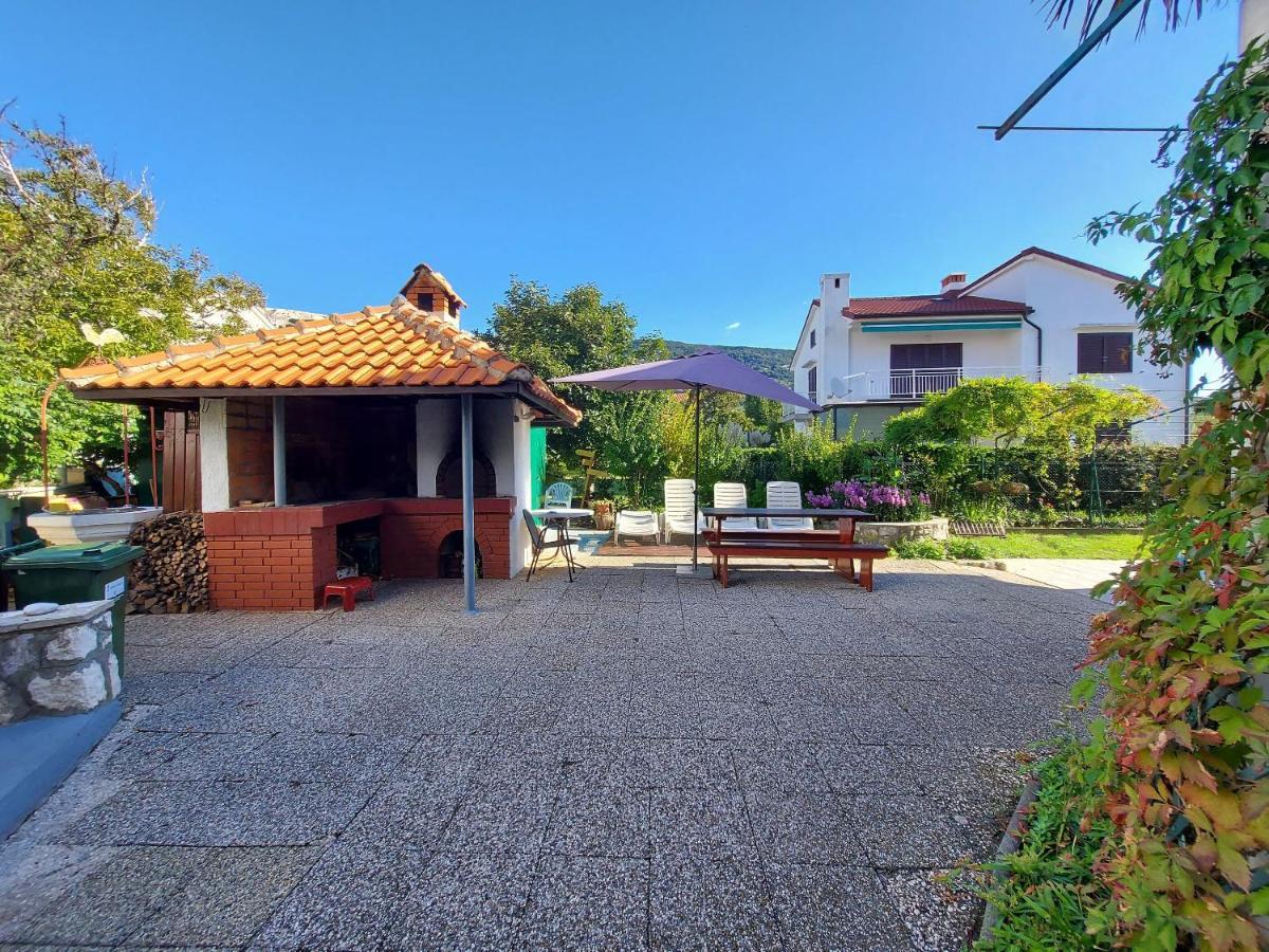 Apartments Fam Tomasic Baška Eksteriør bilde