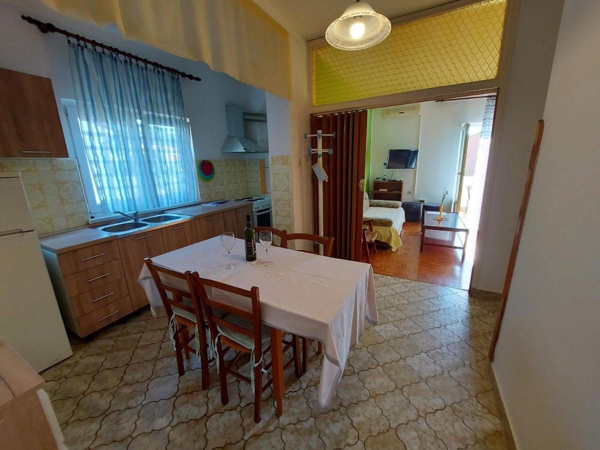 Apartments Fam Tomasic Baška Eksteriør bilde