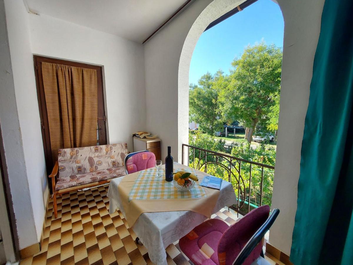 Apartments Fam Tomasic Baška Eksteriør bilde