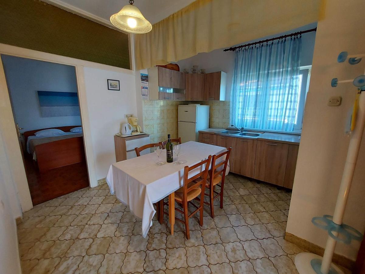 Apartments Fam Tomasic Baška Eksteriør bilde