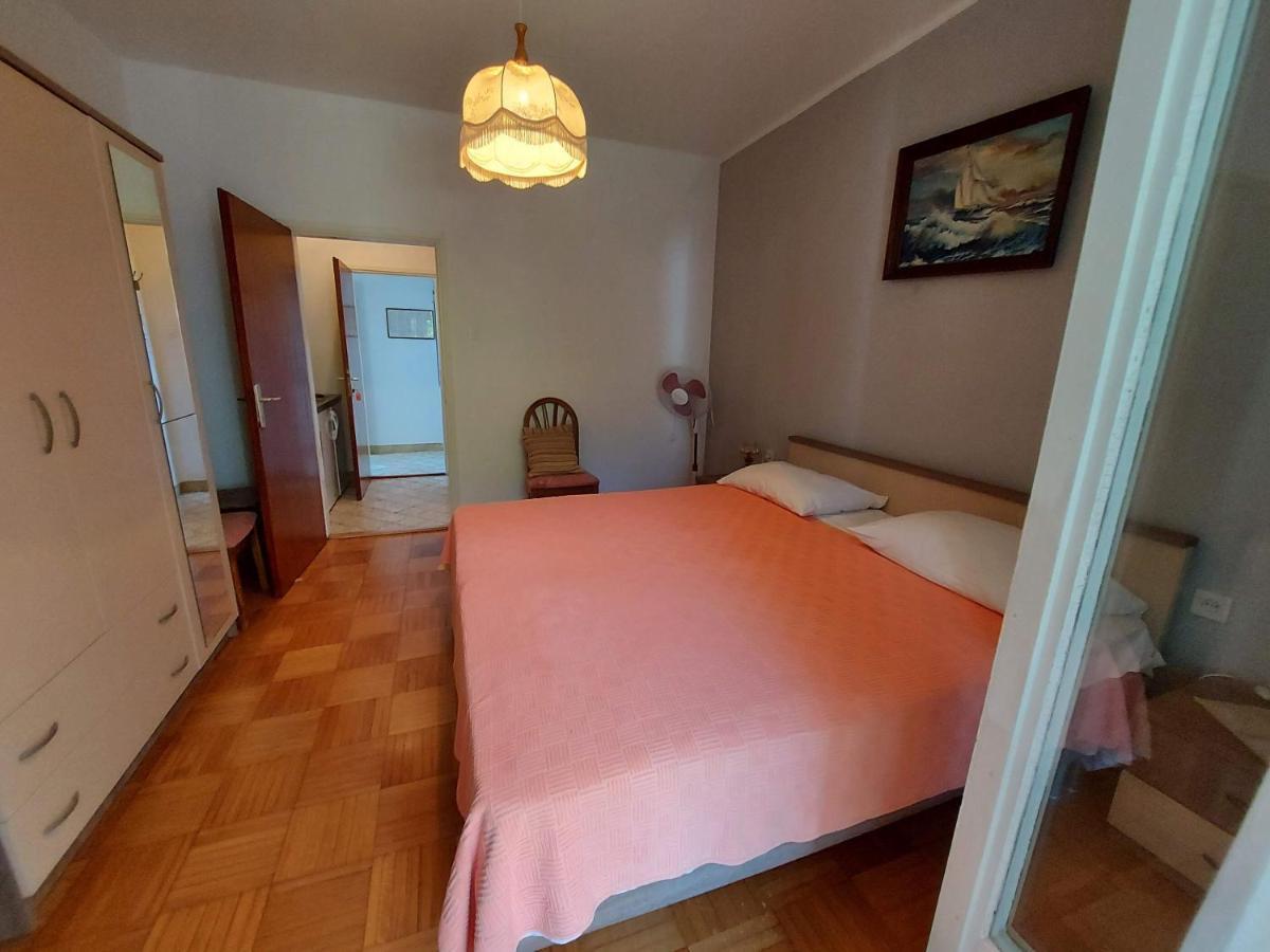 Apartments Fam Tomasic Baška Eksteriør bilde