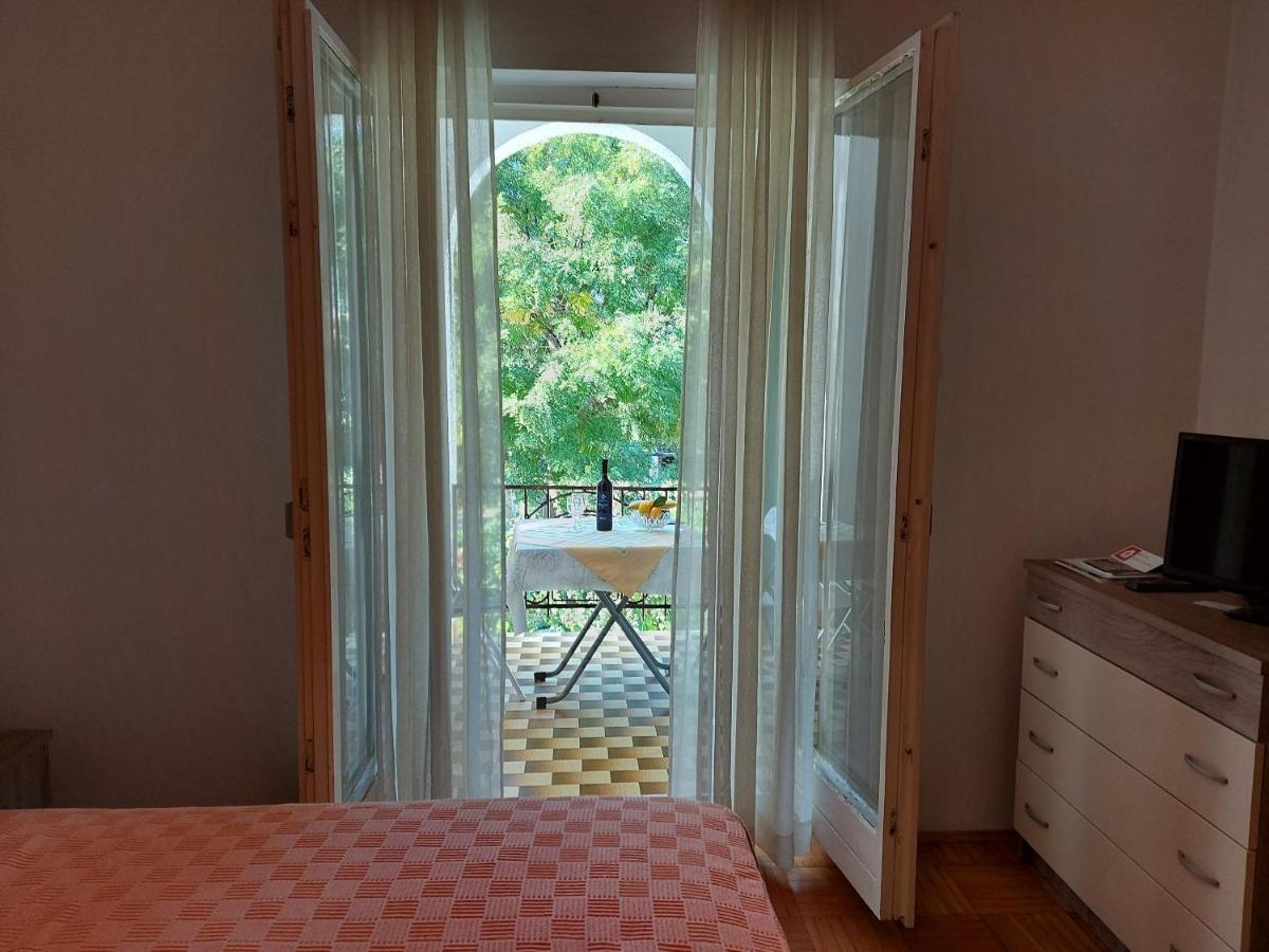 Apartments Fam Tomasic Baška Eksteriør bilde