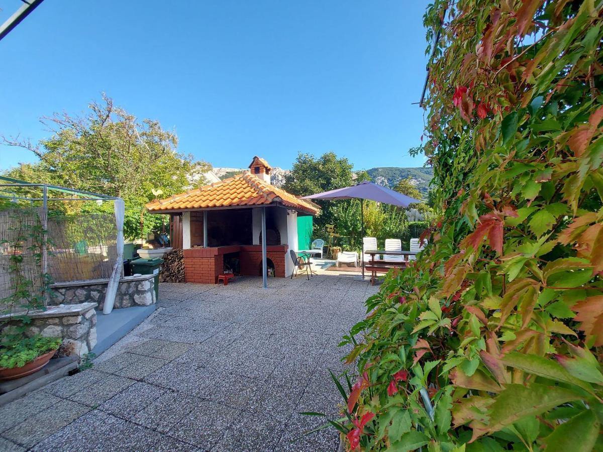 Apartments Fam Tomasic Baška Eksteriør bilde