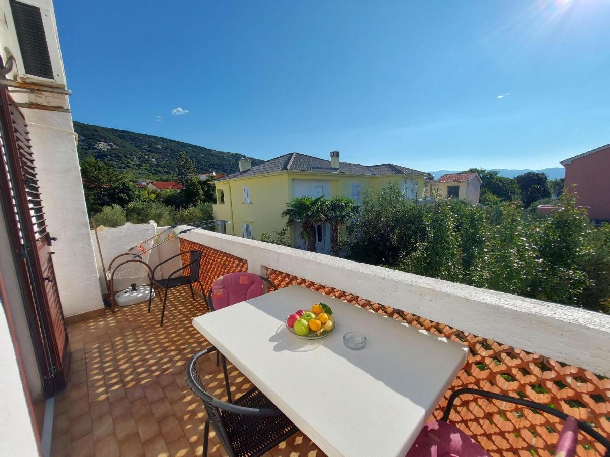 Apartments Fam Tomasic Baška Eksteriør bilde