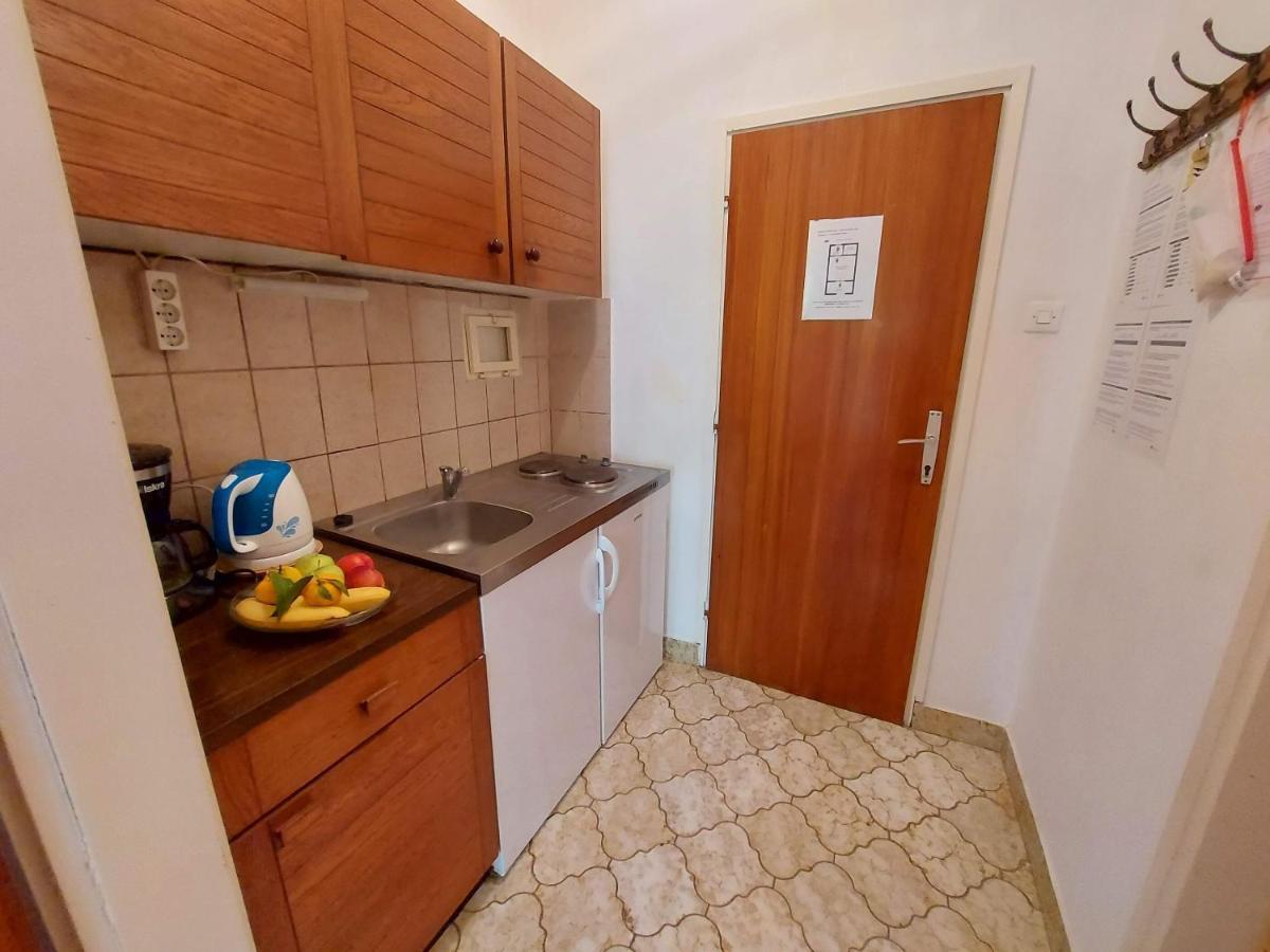 Apartments Fam Tomasic Baška Eksteriør bilde