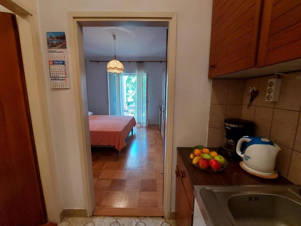 Apartments Fam Tomasic Baška Eksteriør bilde
